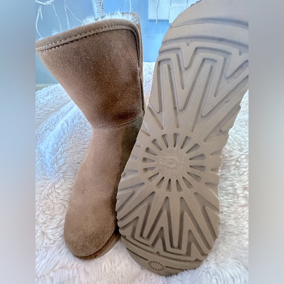 UGG Shoes - Woman’s size 9 UGG boots
